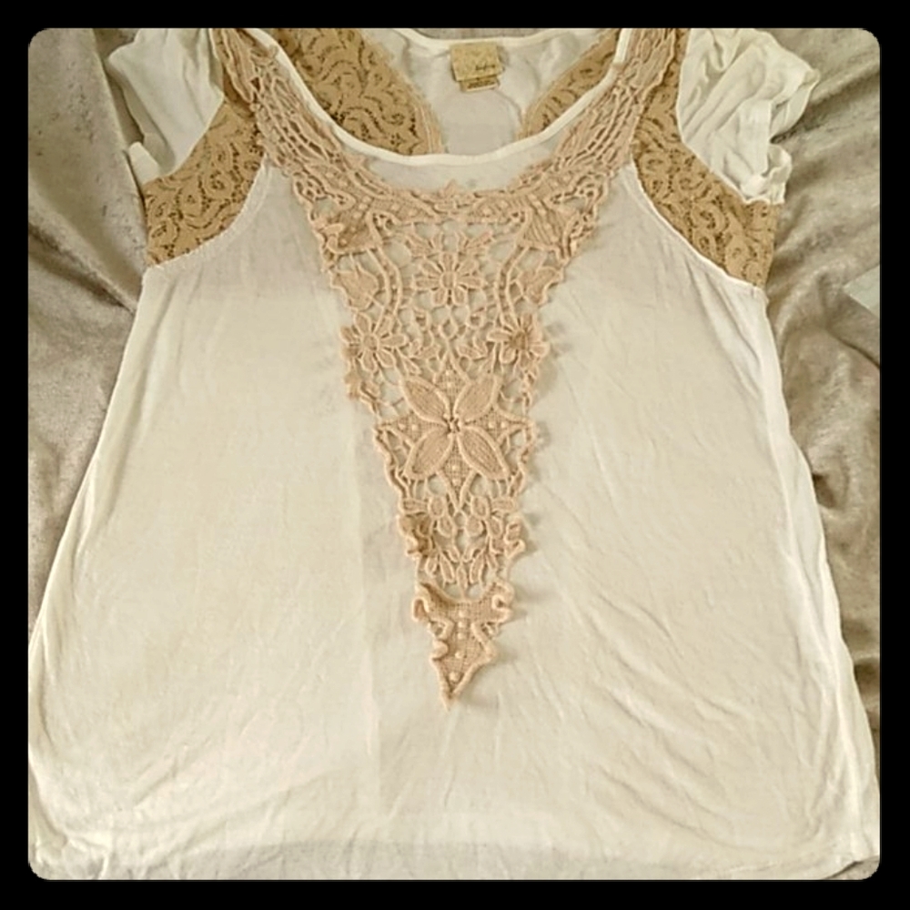 Cute summer top from buckle
